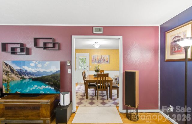 108 Arthur Lane, Hendersonville, NC 28791