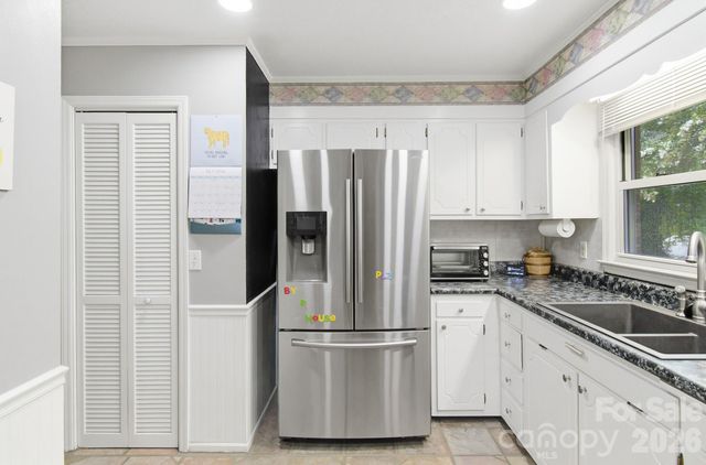 108 Arthur Lane, Hendersonville, NC 28791