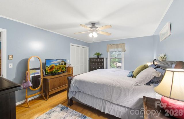 108 Arthur Lane, Hendersonville, NC 28791