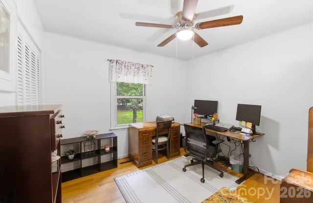 108 Arthur Lane, Hendersonville, NC 28791