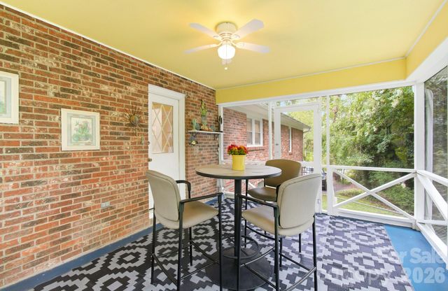 108 Arthur Lane, Hendersonville, NC 28791