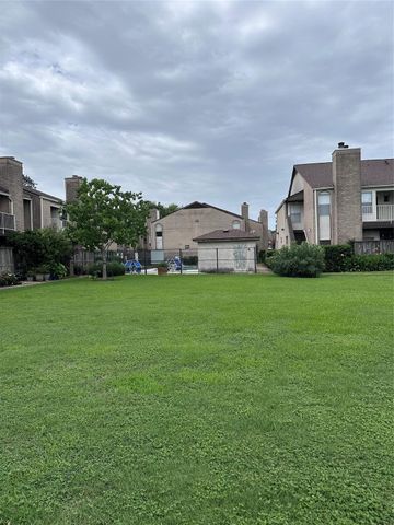 2011 Spenwick Drive 520, Houston, TX 77055