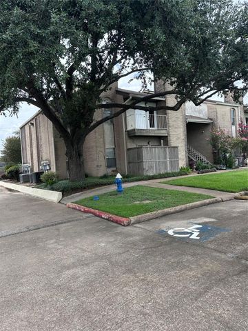 2011 Spenwick Drive 520, Houston, TX 77055