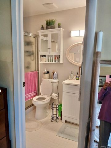 427 Aylesbury Court A, Ridge, NY 11961