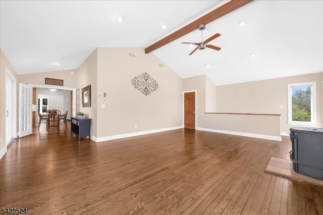 20 Cedar Grove Rd, Clinton Twp., NJ 08801