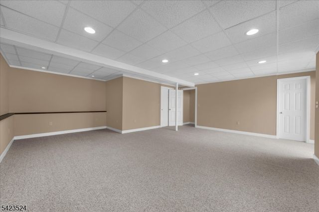 20 Cedar Grove Rd, Clinton Twp., NJ 08801