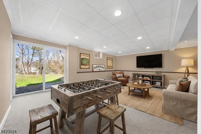 20 Cedar Grove Rd, Clinton Twp., NJ 08801