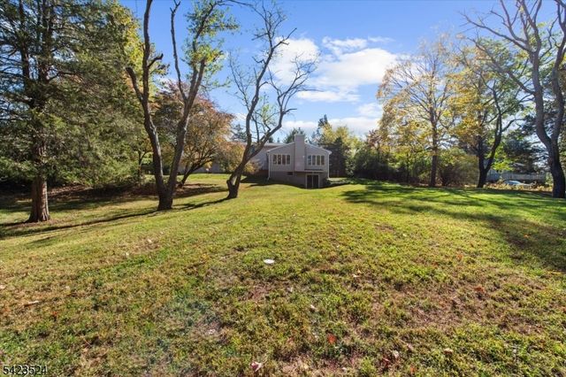 20 Cedar Grove Rd, Clinton Twp., NJ 08801