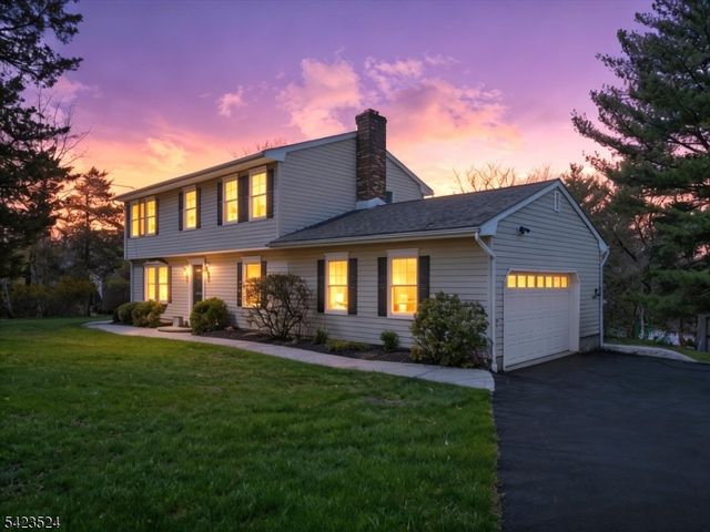 20 Cedar Grove Rd, Clinton Twp., NJ 08801