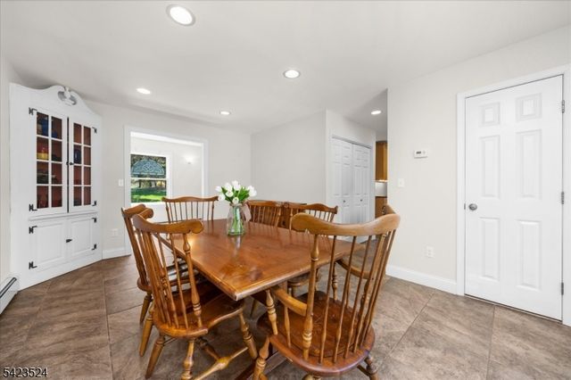 20 Cedar Grove Rd, Clinton Twp., NJ 08801