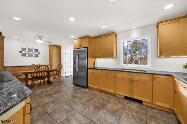 20 Cedar Grove Rd, Clinton Twp., NJ 08801