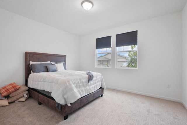 918 Cumbria Ln, Patterson, CA 95363