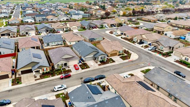 918 Cumbria Ln, Patterson, CA 95363