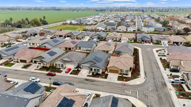 918 Cumbria Ln, Patterson, CA 95363