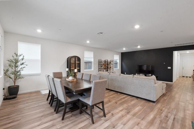 918 Cumbria Ln, Patterson, CA 95363