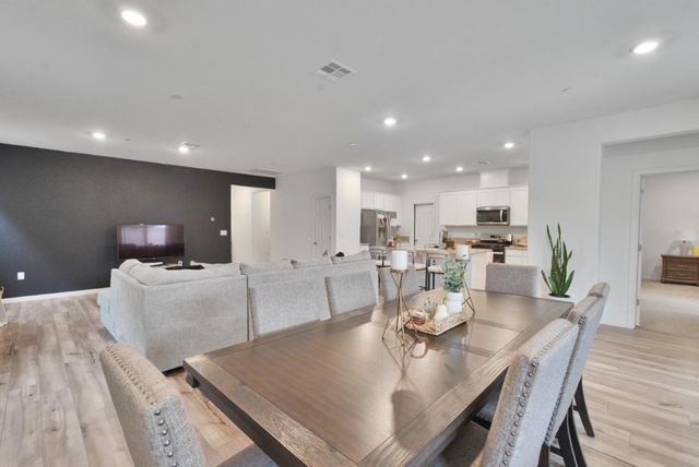 918 Cumbria Ln, Patterson, CA 95363