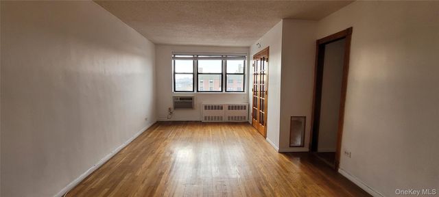 84-20 153rd Avenue 6H, Howard Beach, NY 11414