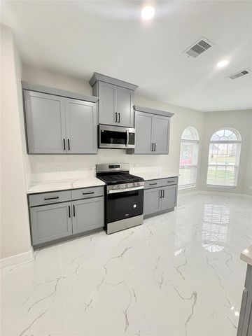 9714 Rich Mountain Court, Humble, TX 77396