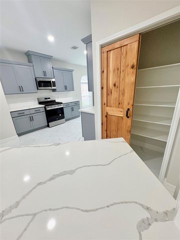 9714 Rich Mountain Court, Humble, TX 77396