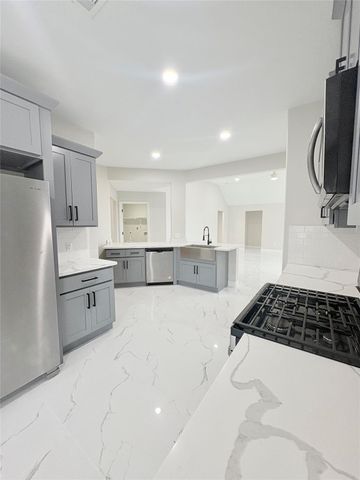 9714 Rich Mountain Court, Humble, TX 77396