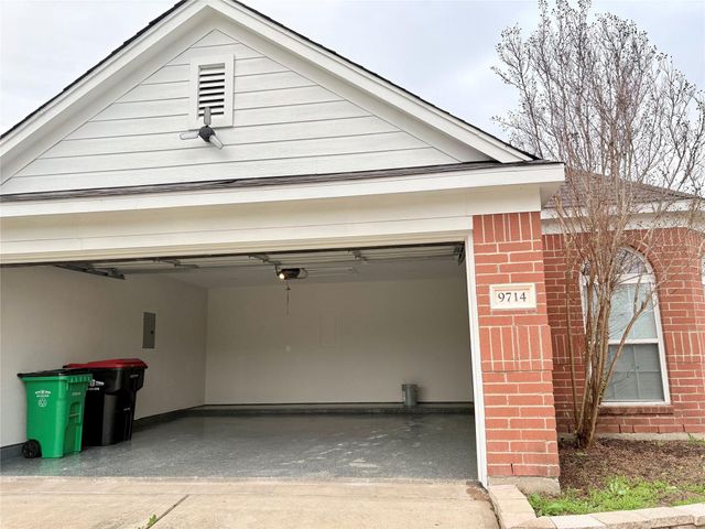 9714 Rich Mountain Court, Humble, TX 77396