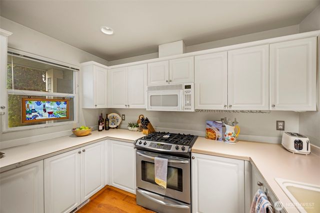 1143 Windy Beach Lane, Silverdale, WA 98383