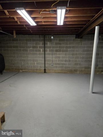 612 S CHAPEL ST, Newark, DE 19713