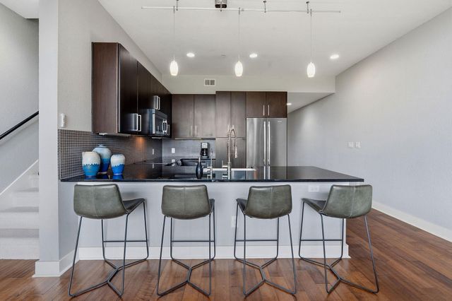 1101 Ivean Pearson RD B204, Lago Vista, TX 78645