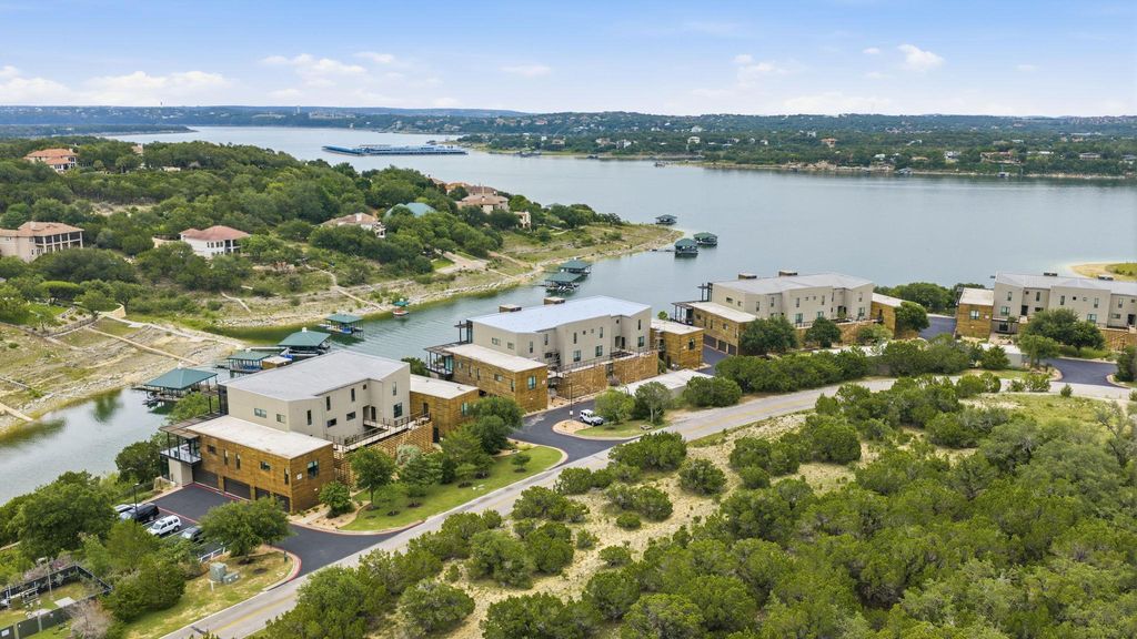 1101 Ivean Pearson RD B204, Lago Vista, TX 78645