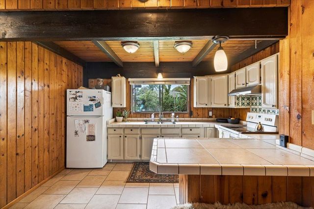 11 Keola Pl, Makawao, HI 96768