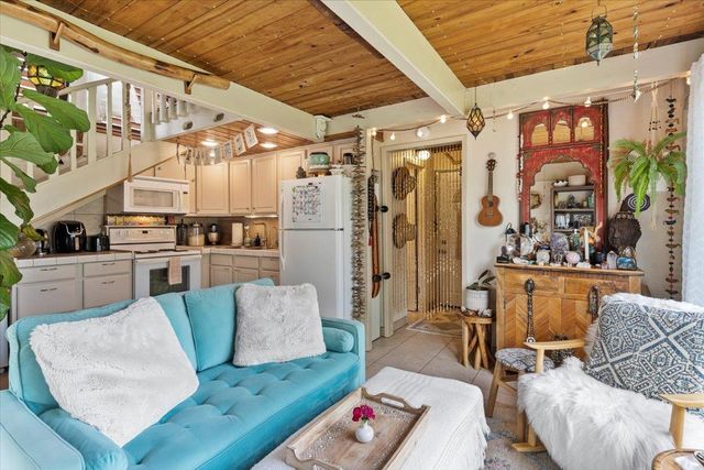 11 Keola Pl, Makawao, HI 96768