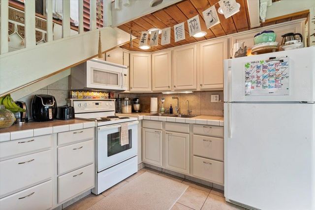 11 Keola Pl, Makawao, HI 96768