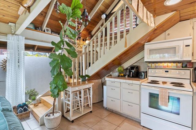 11 Keola Pl, Makawao, HI 96768