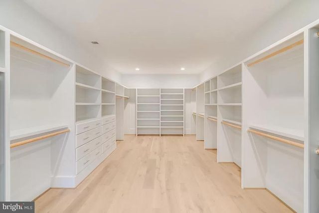 6925 ARMAT DR, Bethesda, MD 20817