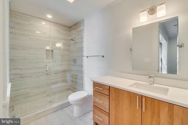 6925 ARMAT DR, Bethesda, MD 20817