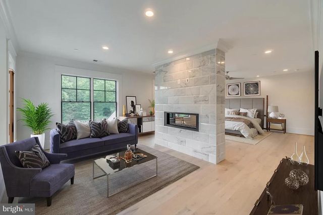 6925 ARMAT DR, Bethesda, MD 20817