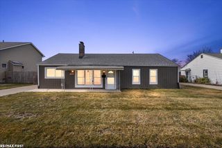 29315 Taylor Street, St Clair Shores, MI 48081