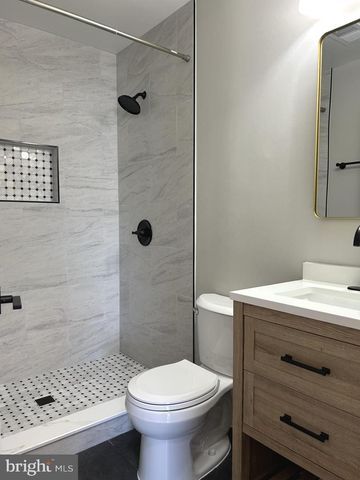 6153 LES DORSON LN, Alexandria, VA 22315