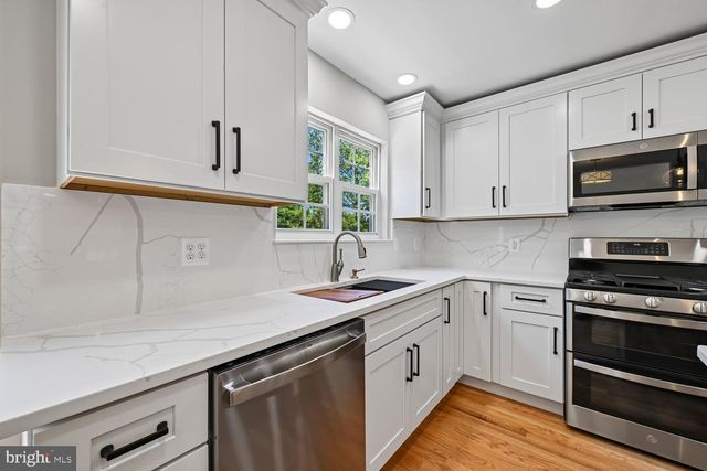 6153 LES DORSON LN, Alexandria, VA 22315