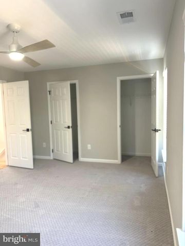 6153 LES DORSON LN, Alexandria, VA 22315