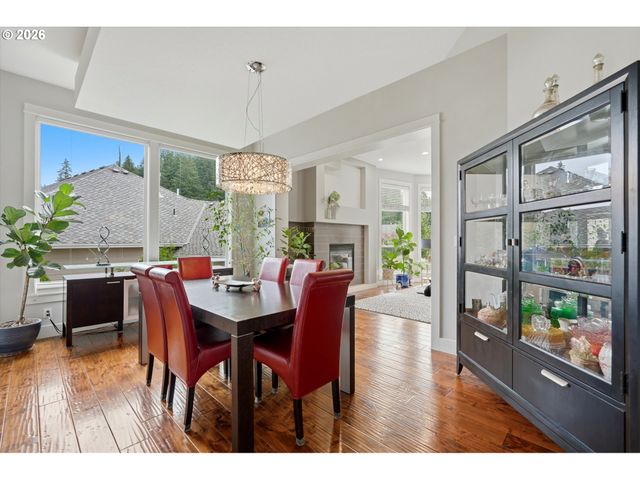 211 Se GABBERT Rd, Gresham, OR 97080