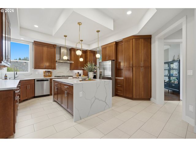 211 Se GABBERT Rd, Gresham, OR 97080