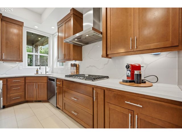 211 Se GABBERT Rd, Gresham, OR 97080