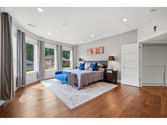 211 Se GABBERT Rd, Gresham, OR 97080