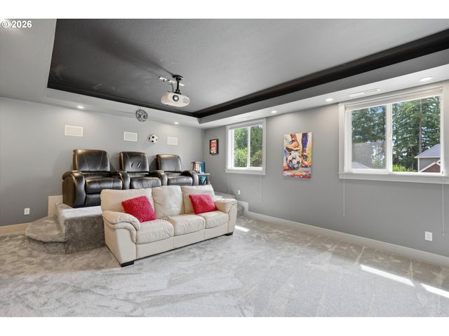 211 Se GABBERT Rd, Gresham, OR 97080