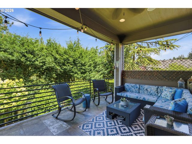 211 Se GABBERT Rd, Gresham, OR 97080