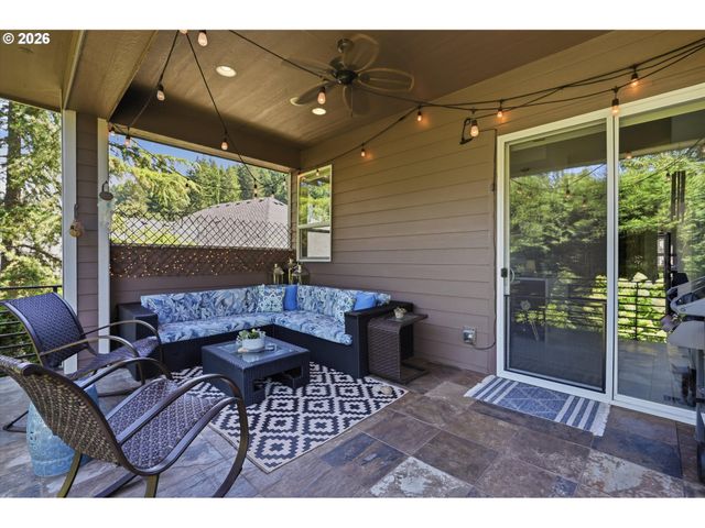 211 Se GABBERT Rd, Gresham, OR 97080