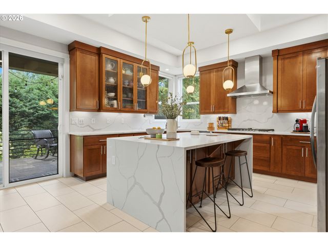 211 Se GABBERT Rd, Gresham, OR 97080