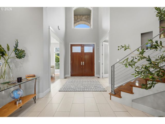 211 Se GABBERT Rd, Gresham, OR 97080