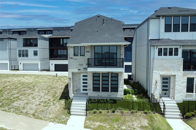 528 Secretariat Drive, Rowlett, TX 75088